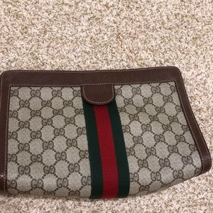 Barely used Gucci clutch
